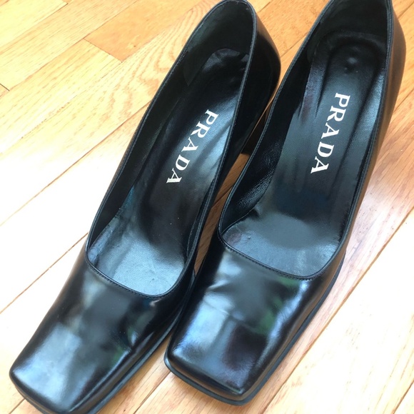 Prada classic pumps - Picture 2 of 6